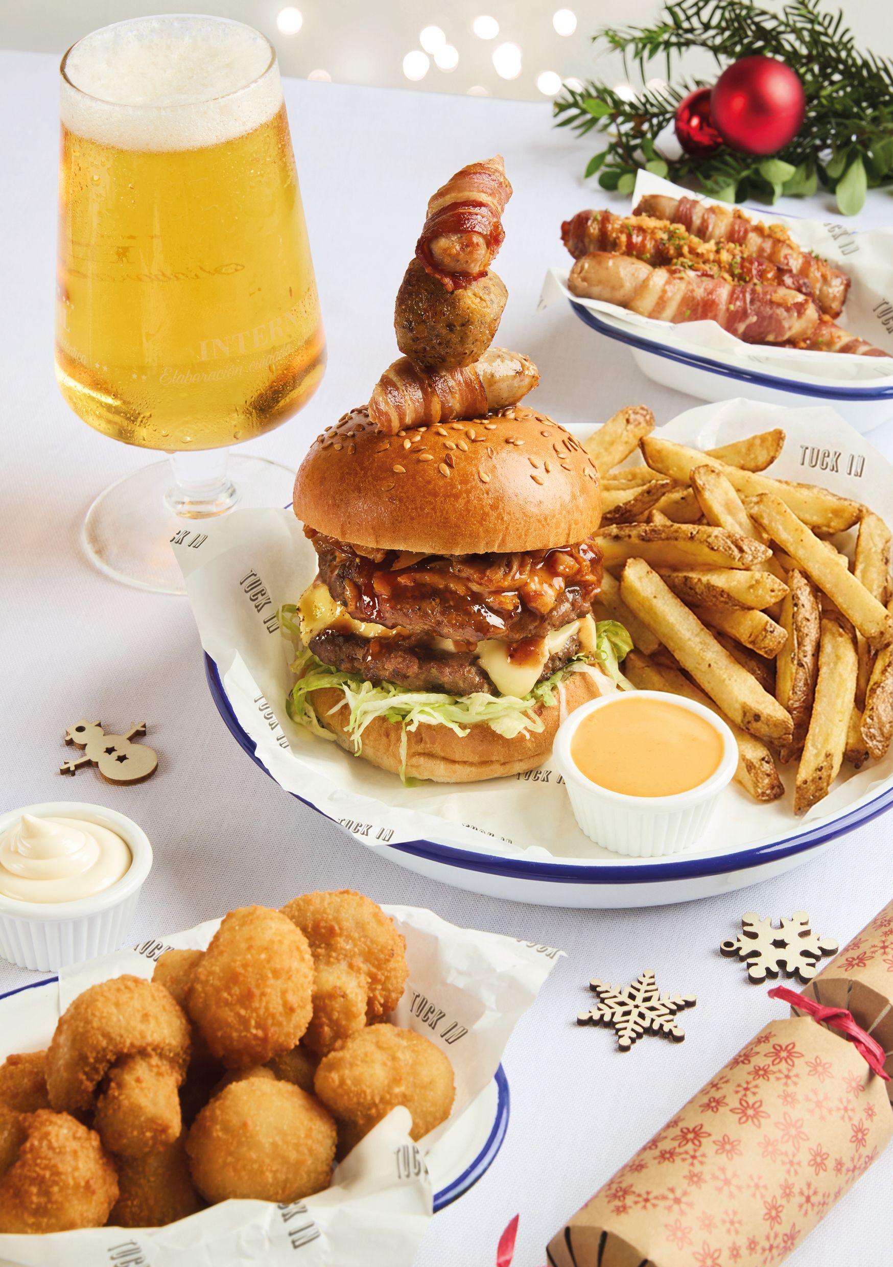 Festive Lunch & Dinner at The Blinkin Owl in Oxtens Cwmbran